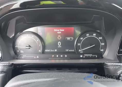 2022 Lincoln Corsair Standard z USA, uszkodzony, nr VIN 5LMCJ1D9XNUL12621